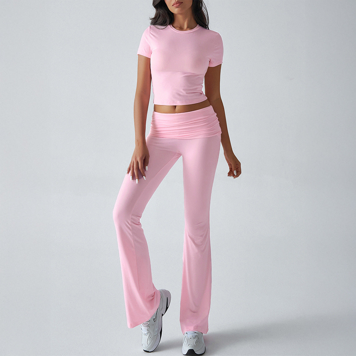 Conjunto informal de pantalones largos de manga corta y corte ajustado
