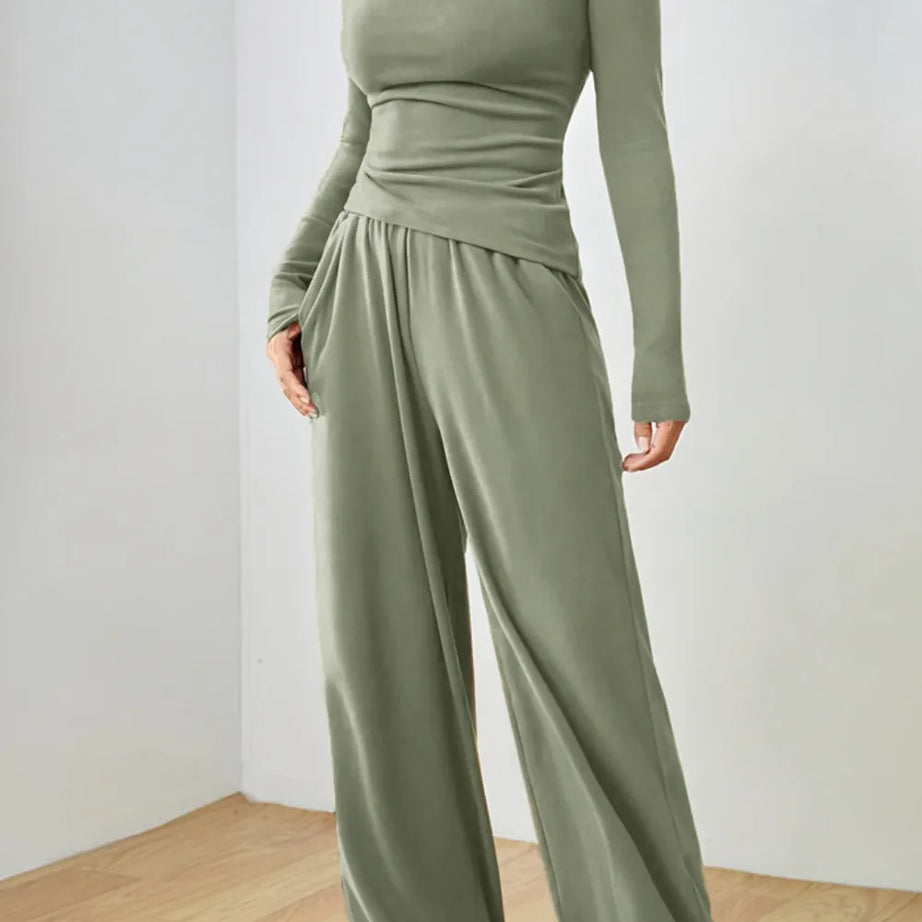Conjunto de top y pantalón de manga larga con cuello barco
