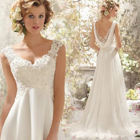 Vestido de novia de corte en A con escote en V y cola de corte