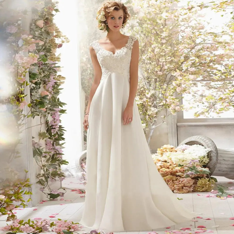 Vestido de novia de corte en A con escote en V y cola de corte