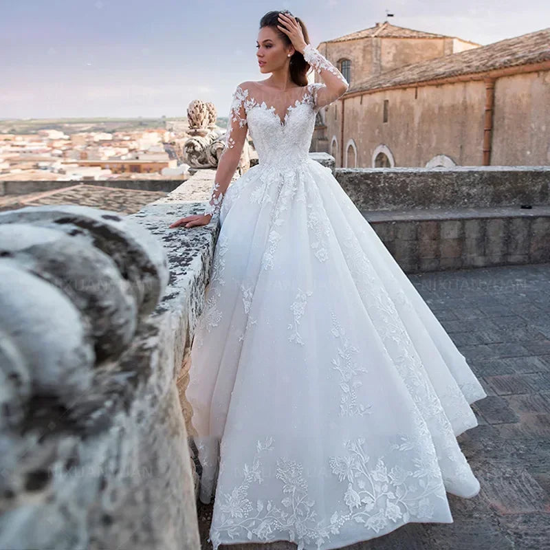 Vestidos de novia de lujo, cuello redondo, corte A, apliques de encaje