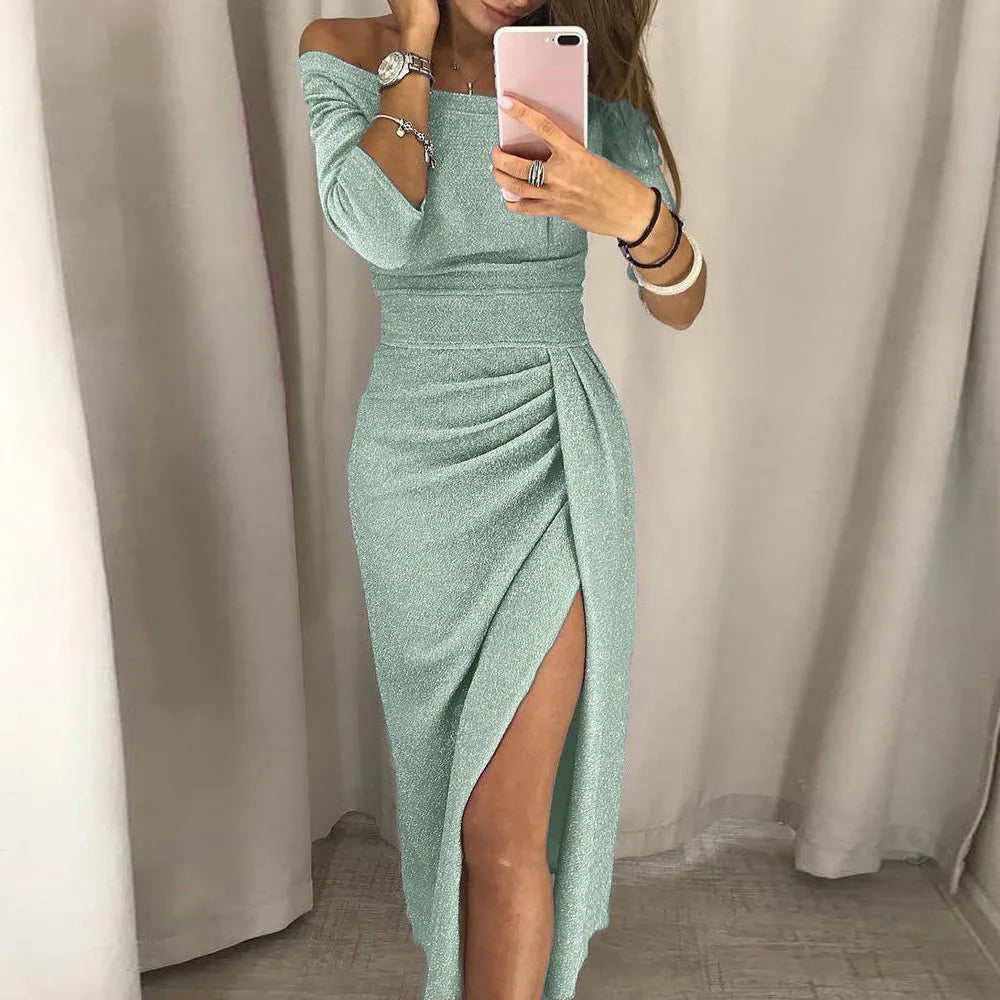 Vestido ajustado de manga larga con abertura alta y hombros