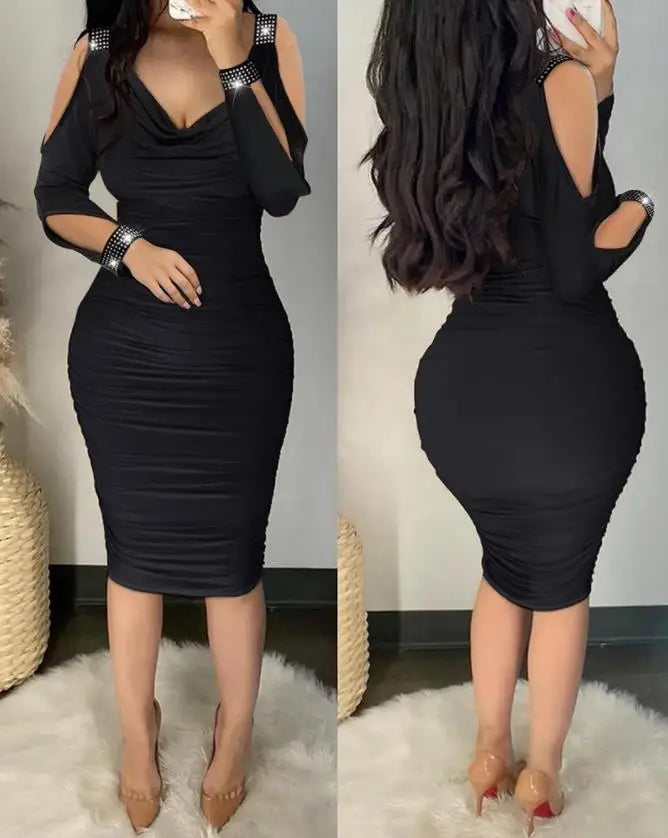 Vestido ajustado de manga larga con hombros descubiertos y fruncido