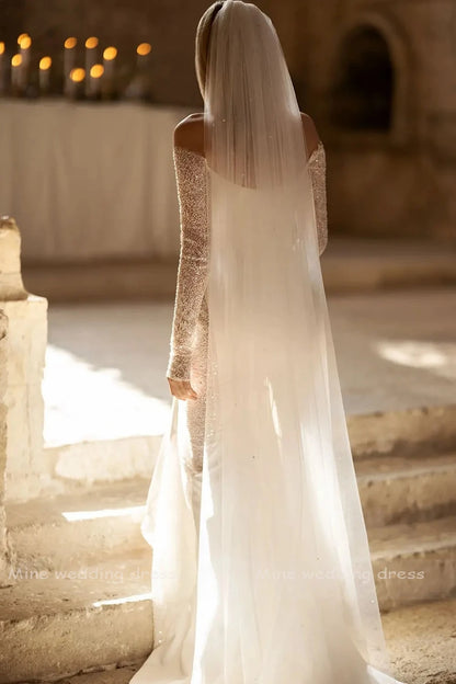 Vestido de novia personalizado con hombros descubiertos, manga larga