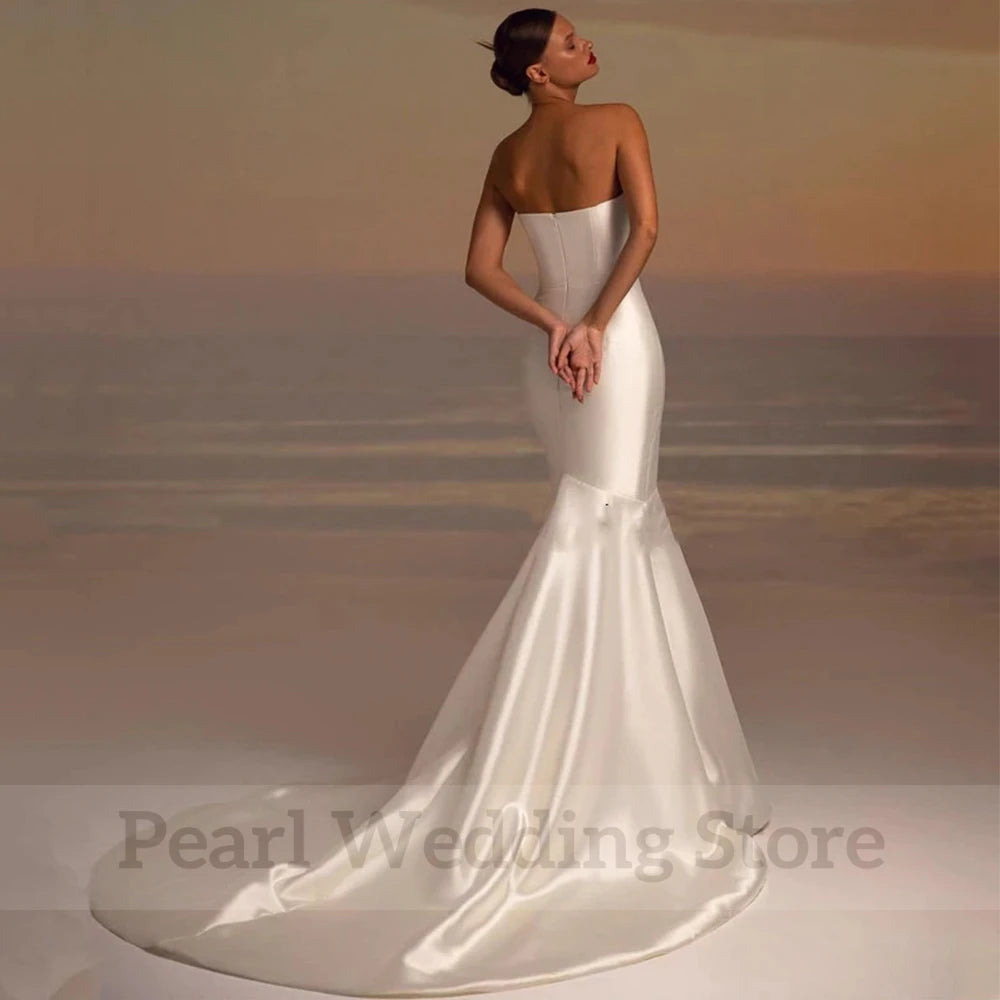 Vestido de novia clásico de sirena, sin tirantes, con escote en V